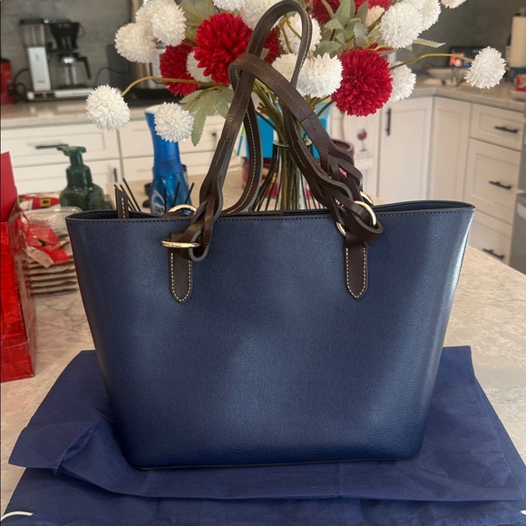 Dooney and Bourke Saffiano Gretchen small tote with wallet - Picture 3 of 8